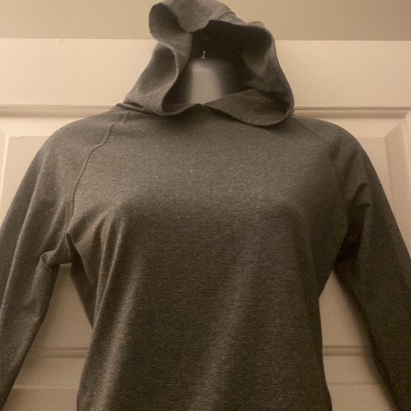 Warm workout hooded top - Picture 6 of 8